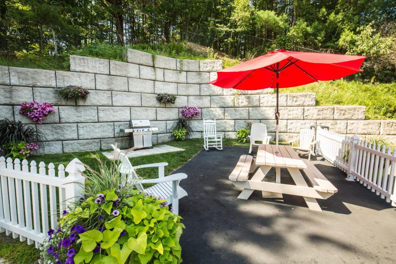 Towneplace Suites By Marriott Gilford Bagian luar foto