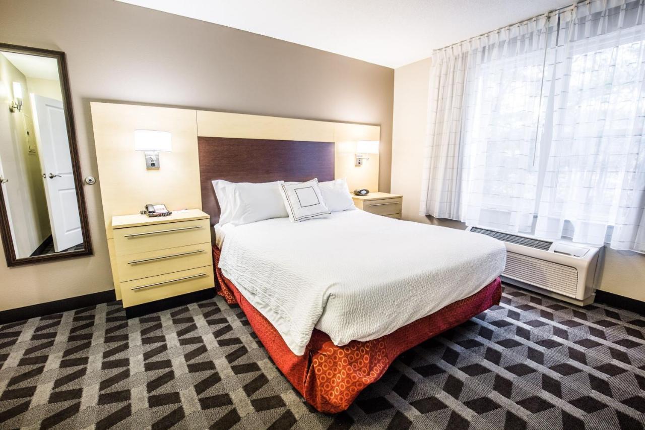 Towneplace Suites By Marriott Gilford Bagian luar foto