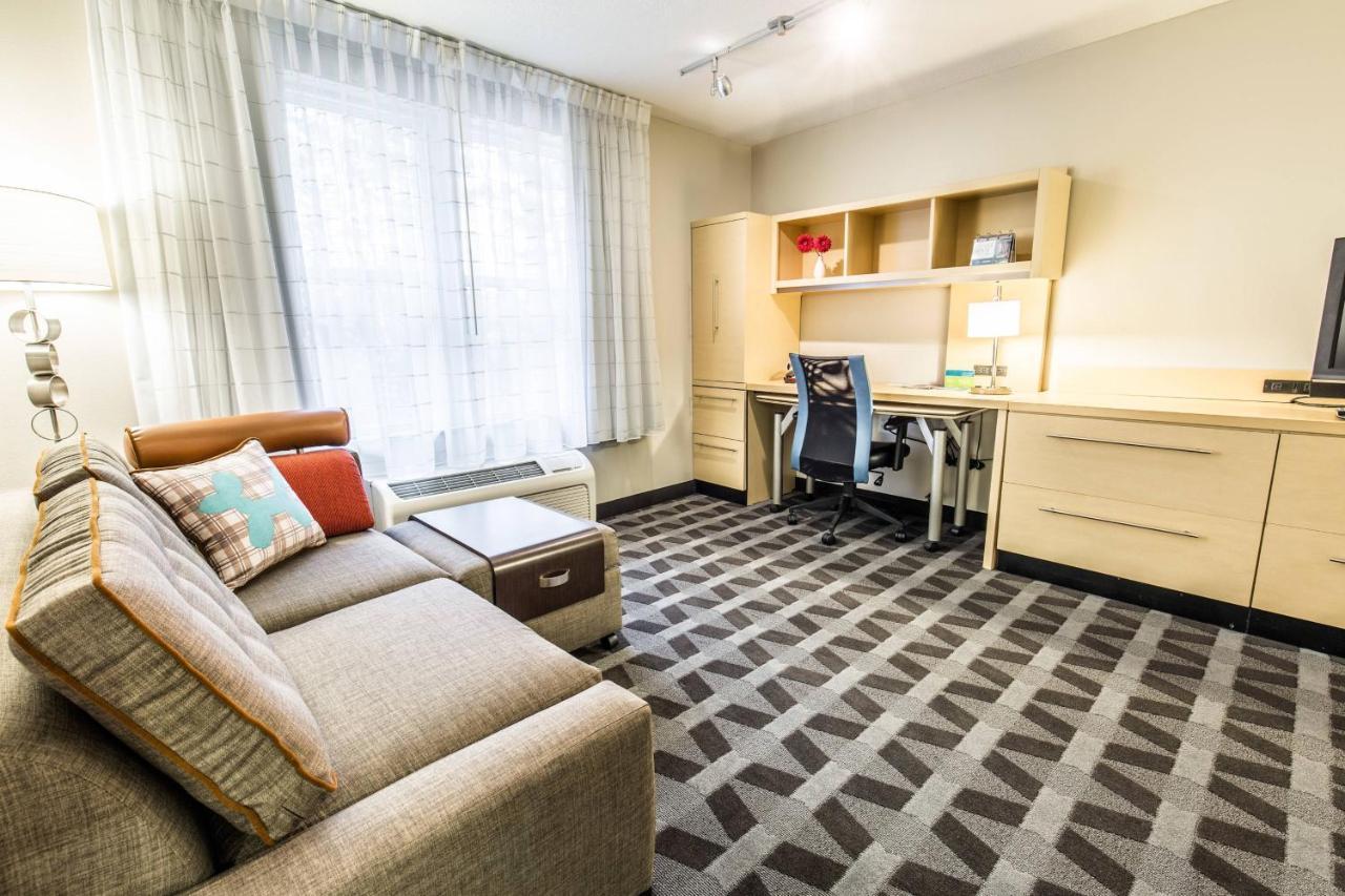Towneplace Suites By Marriott Gilford Bagian luar foto
