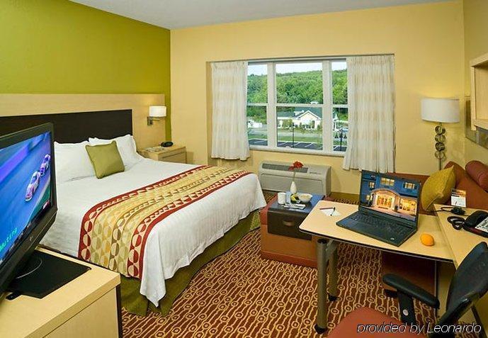 Towneplace Suites By Marriott Gilford Ruang foto