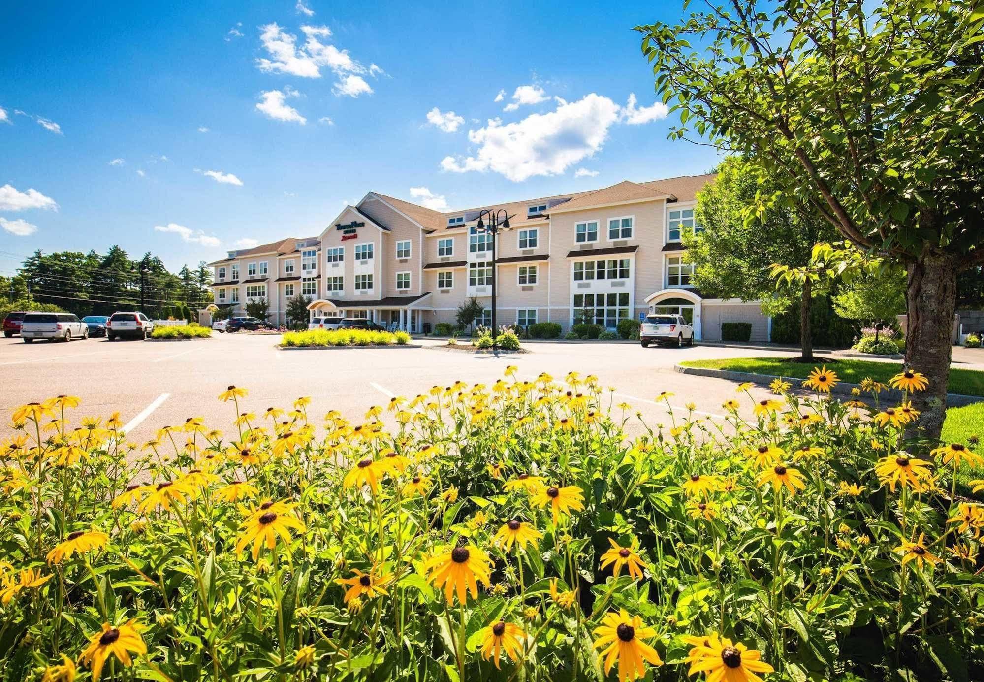 Towneplace Suites By Marriott Gilford Bagian luar foto