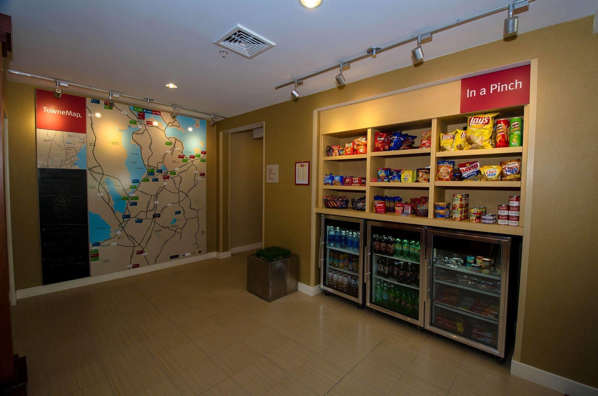 Towneplace Suites By Marriott Gilford Bagian luar foto